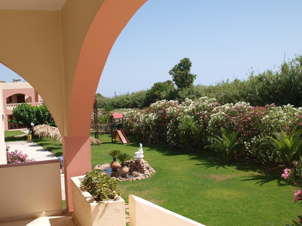 Villa Rita Apartments A Tavronitis エクステリア 写真