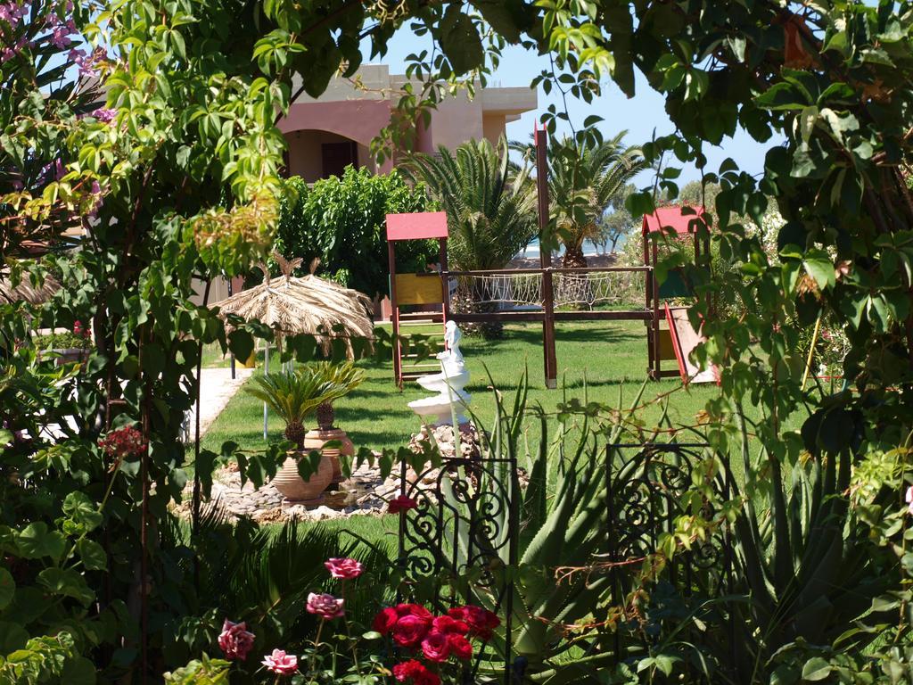 Villa Rita Apartments A Tavronitis エクステリア 写真