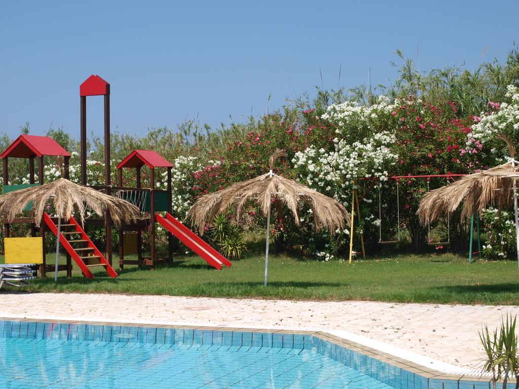 Villa Rita Apartments A Tavronitis エクステリア 写真