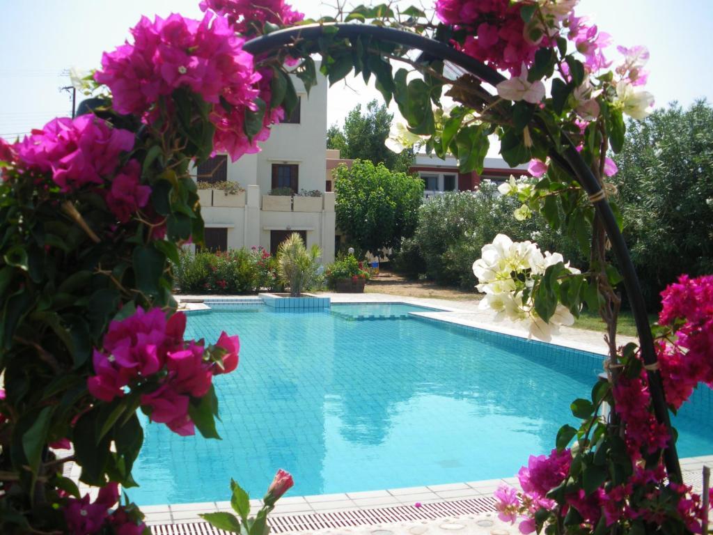 Villa Rita Apartments A Tavronitis エクステリア 写真